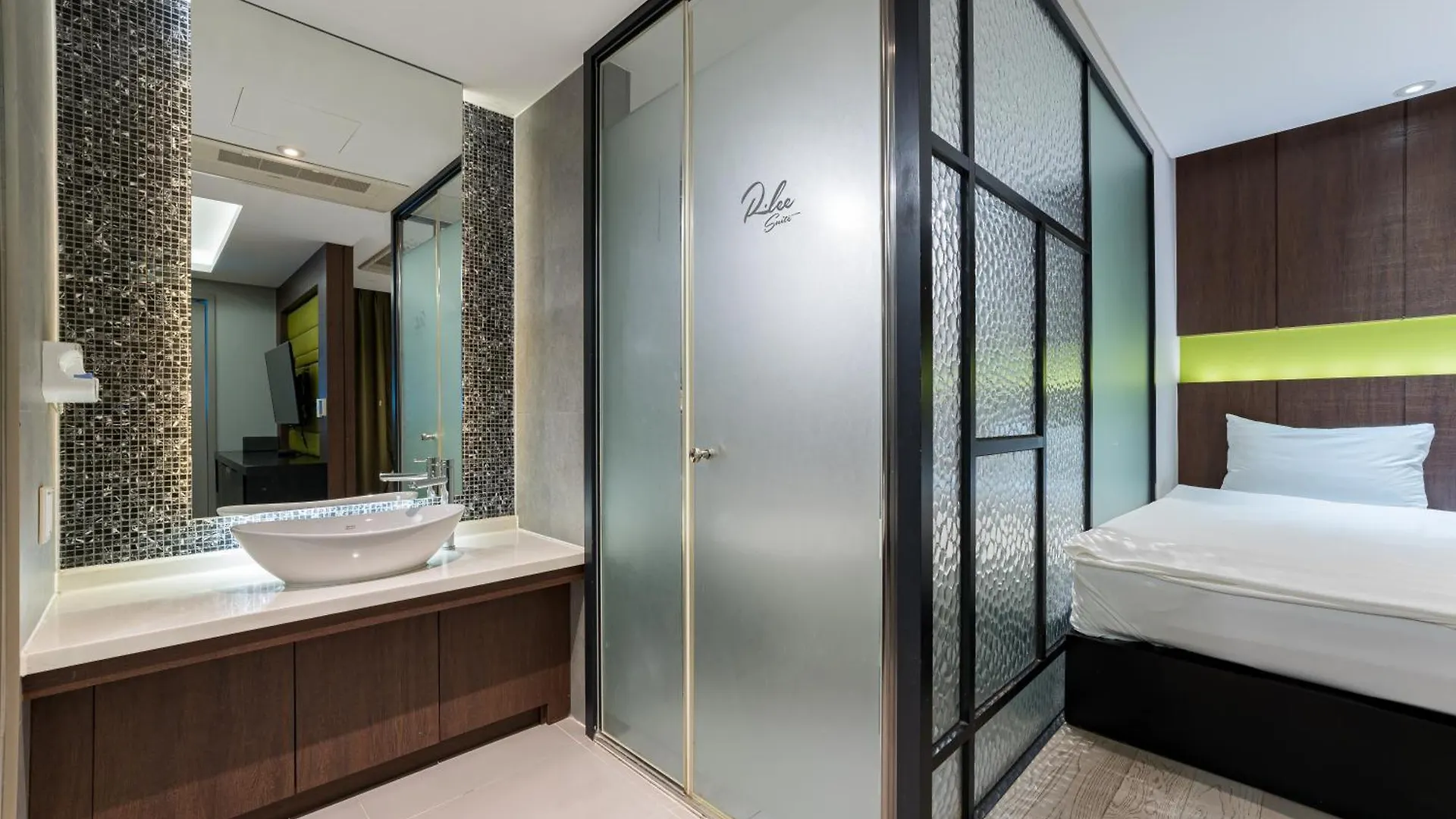 Browndot Hotel Incheon Songdo 4*,  South Korea