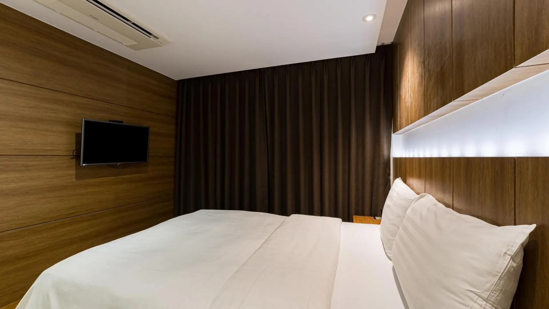 Browndot Hotel Incheon Songdo 4*,