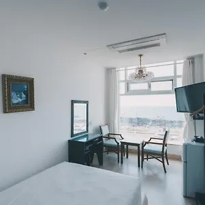 White House Hotel